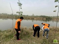 平安普惠信阳分公司开展“捡垃圾、倡文明、促环保” 志愿公益活动